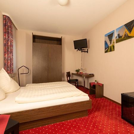 Hotel Restaurant Haesfeld Überherrn Εξωτερικό φωτογραφία