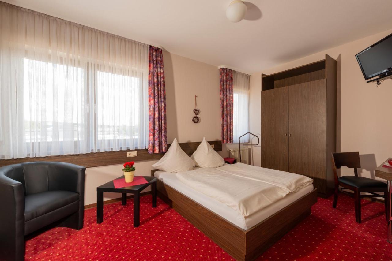 Hotel Restaurant Haesfeld Überherrn Εξωτερικό φωτογραφία