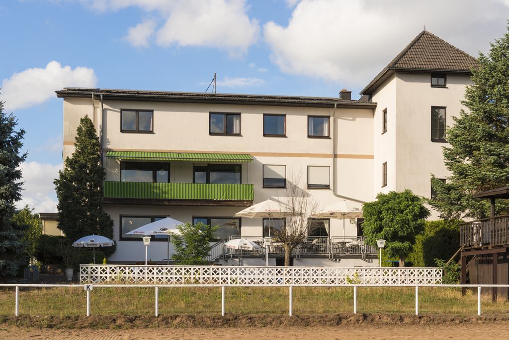 Hotel Restaurant Haesfeld Überherrn Εξωτερικό φωτογραφία